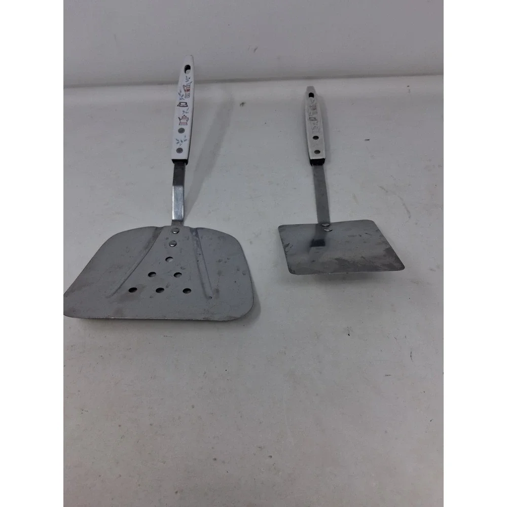 Vintage Stainless Steel Spatula Set Retro Teapot Pattern White Handles 2 Piece O